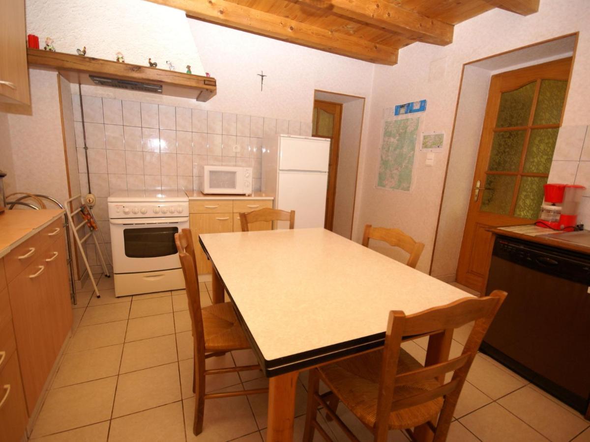 Spacious Holiday Home Near The Forest Esmoulieres Exterior photo